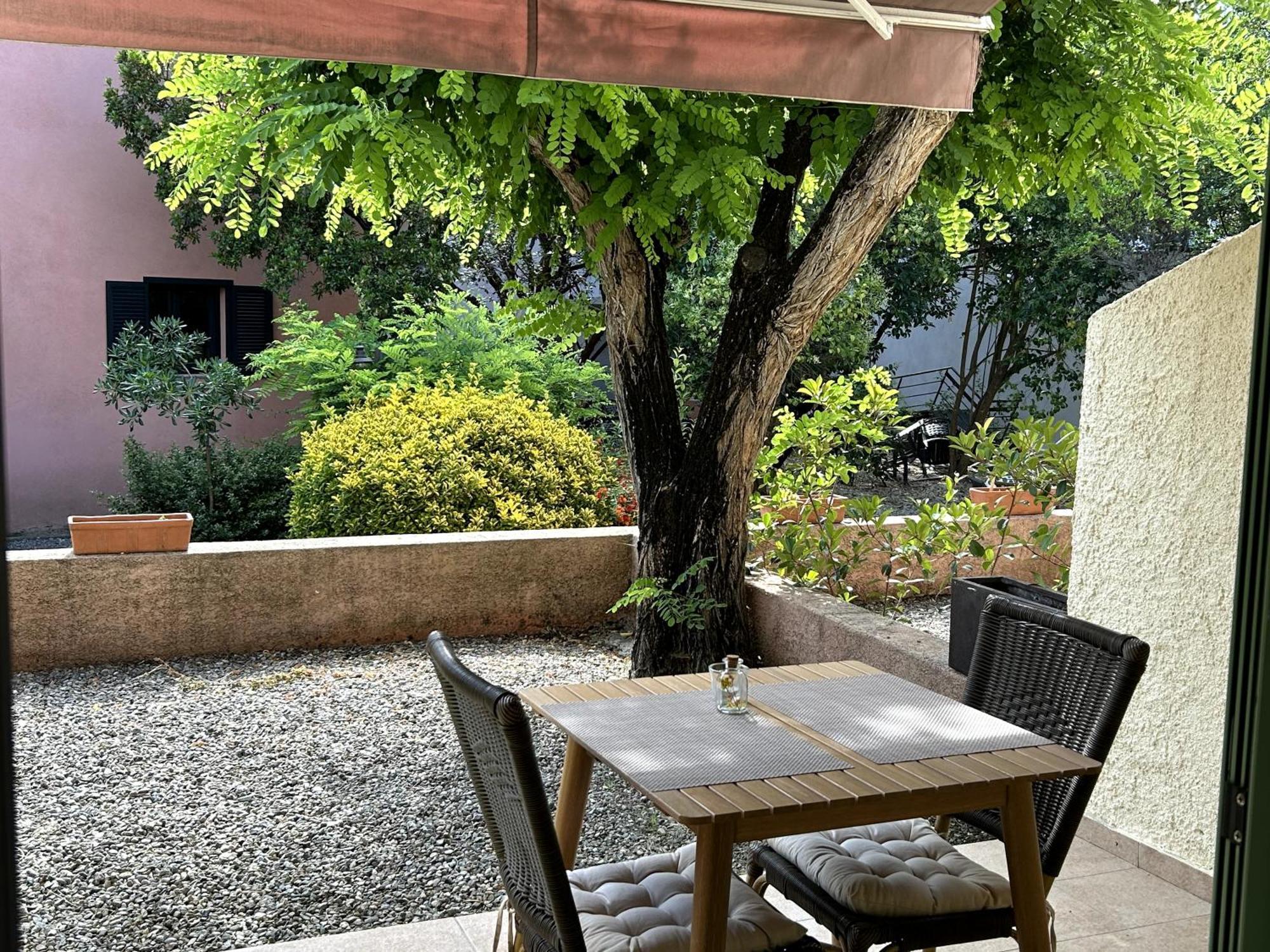 Le Clos Des Arbousiers Лингиццета Экстерьер фото
